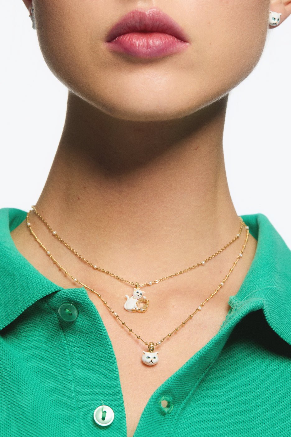 White cat and white faceted stone beaded pendant necklace | AVLA3031 - Les Nereides