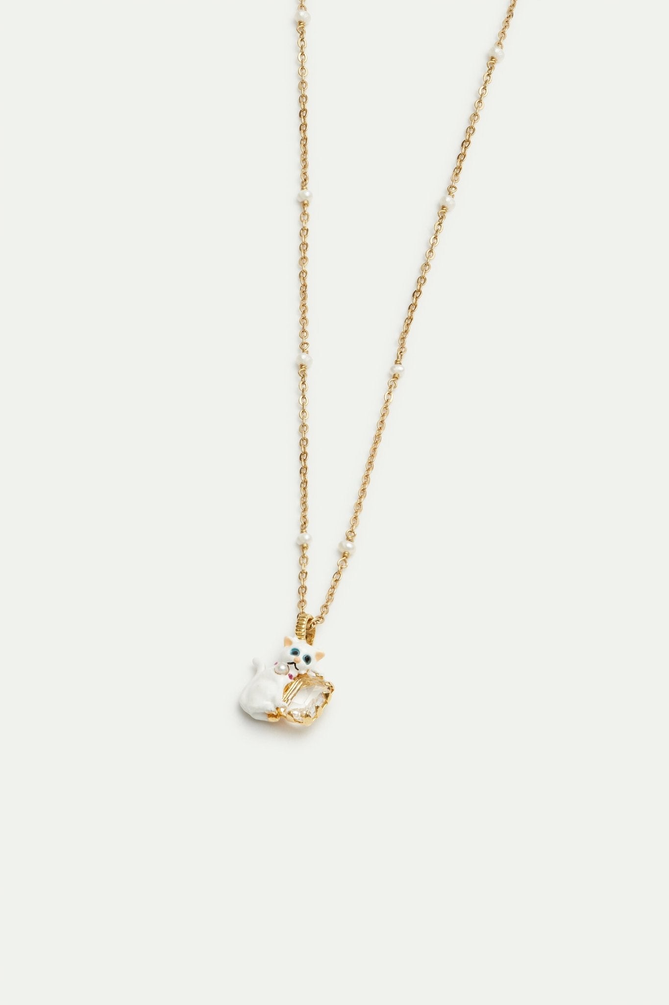 White cat and white faceted stone beaded pendant necklace | AVLA3031 - Les Nereides