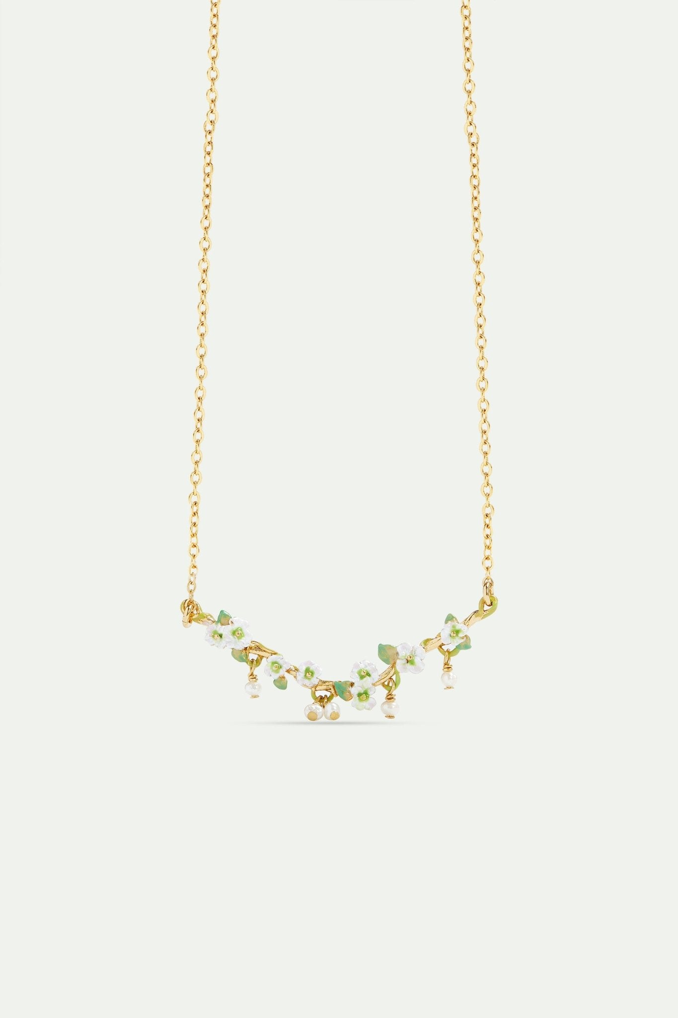 White hollyhocks and mother of pearl beads gold - plated statement necklace | AVJH3051 - Les Nereides