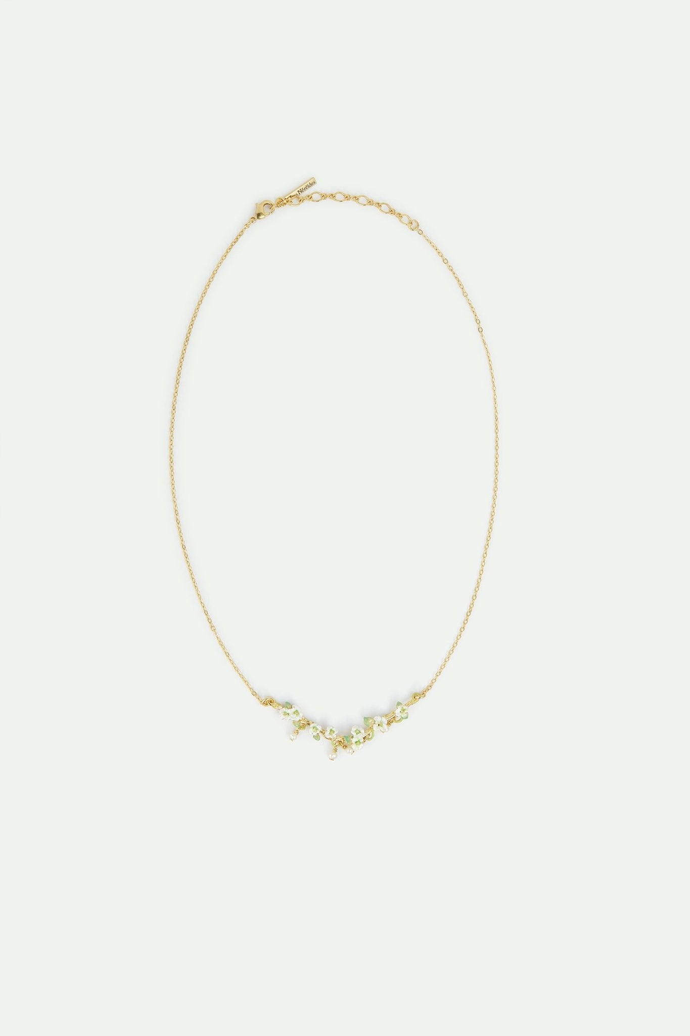 White hollyhocks and mother of pearl beads gold - plated statement necklace | AVJH3051 - Les Nereides