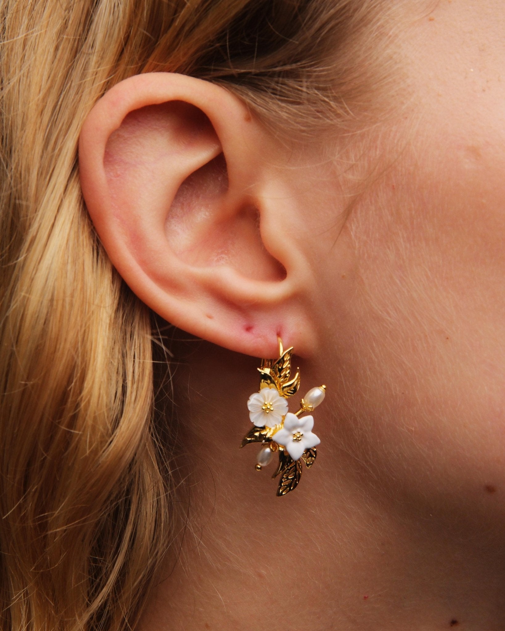 White Jasmine Leaf Earrings | AUME1101 - Les Nereides
