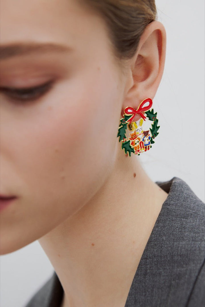 Wreath And Christmas Carols Earrings | AWWI1051 - Les Nereides