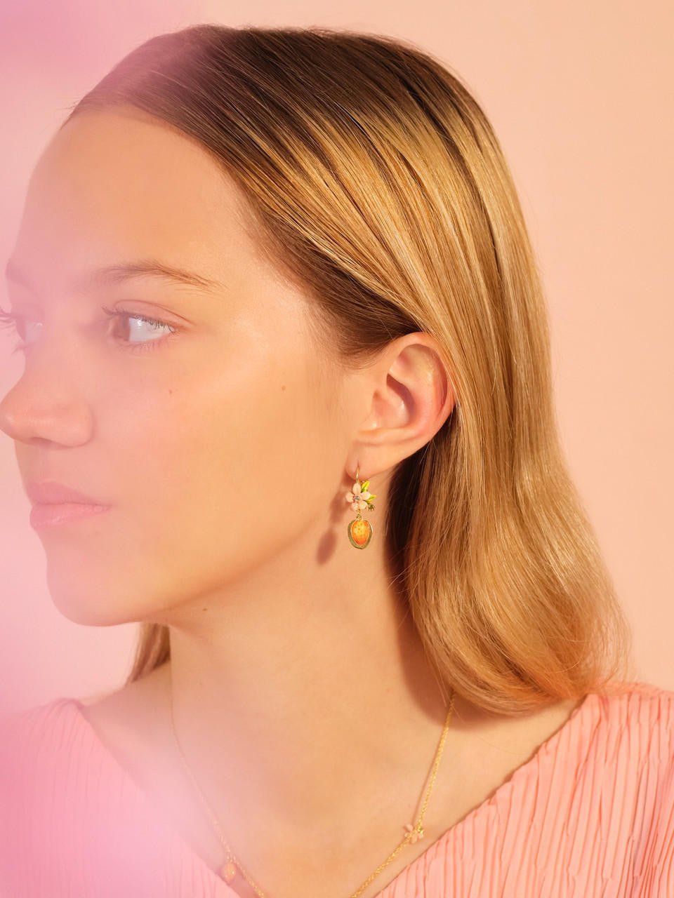 Almond And Flower Sleeper Earrings | APVE1071 - Les Nereides
