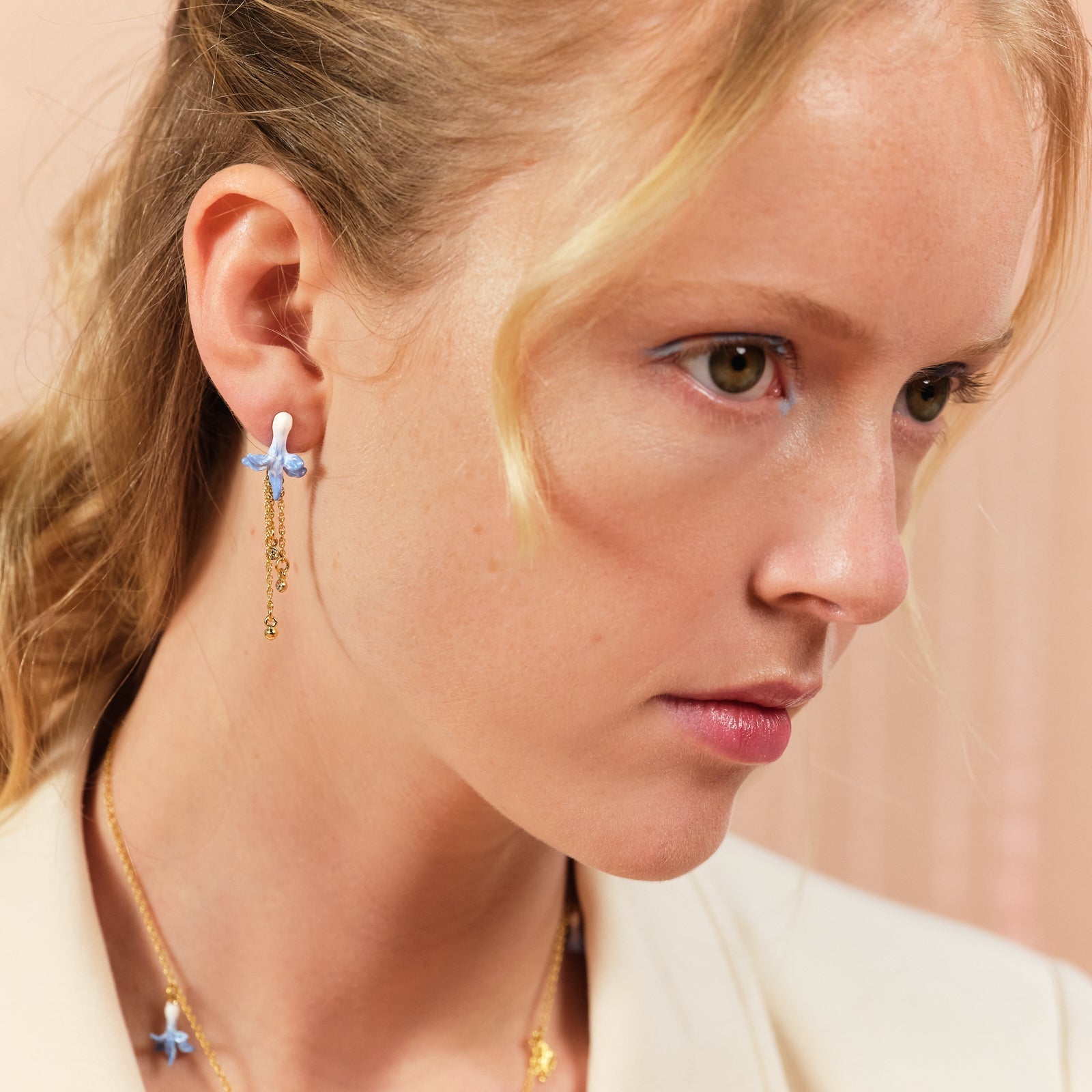 Blue Flower And Crystal Dangling Earrings | ASTM1101 - Les Nereides
