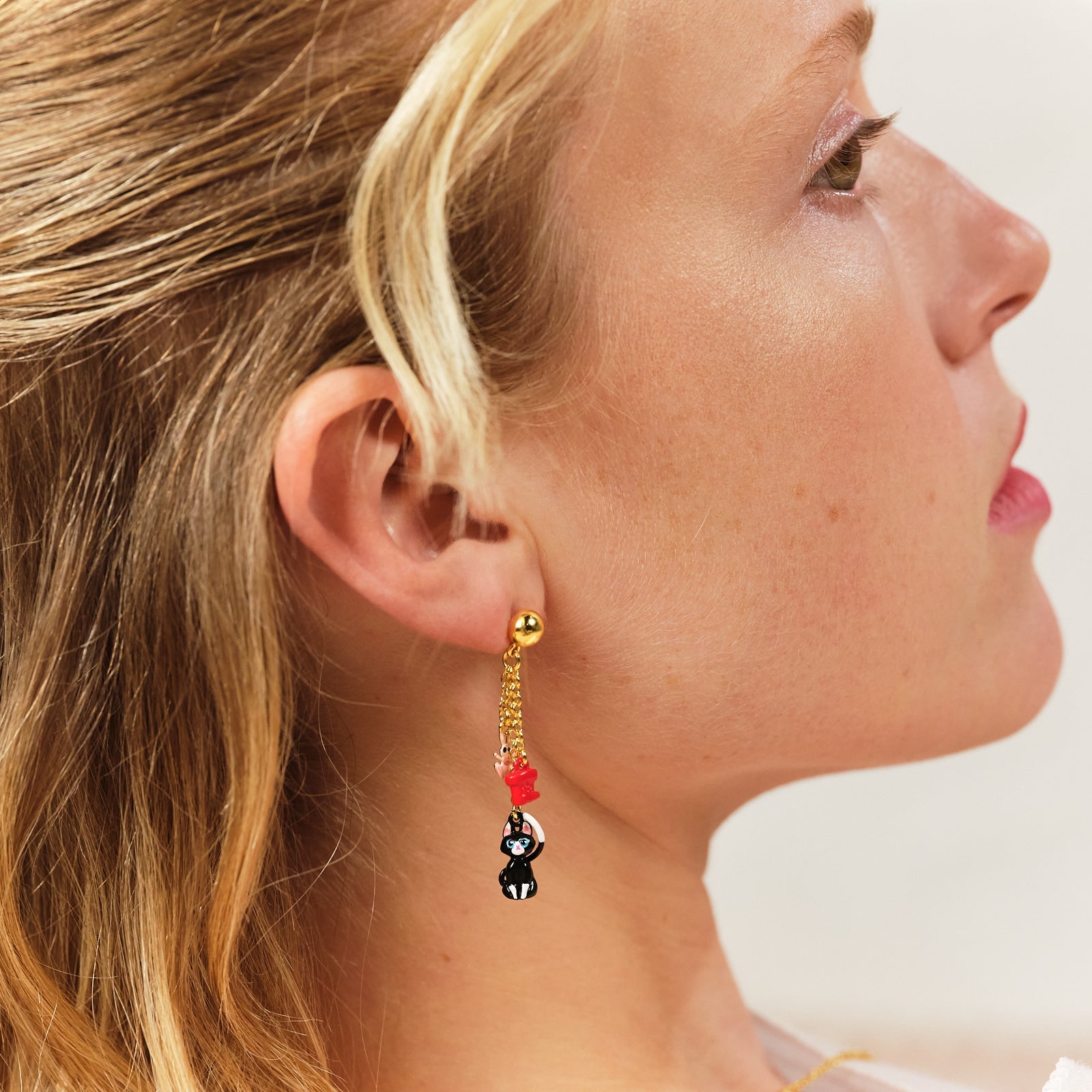 Charming Cat And Red Boots Dangling Earrings | ASCC1021 - Les Nereides