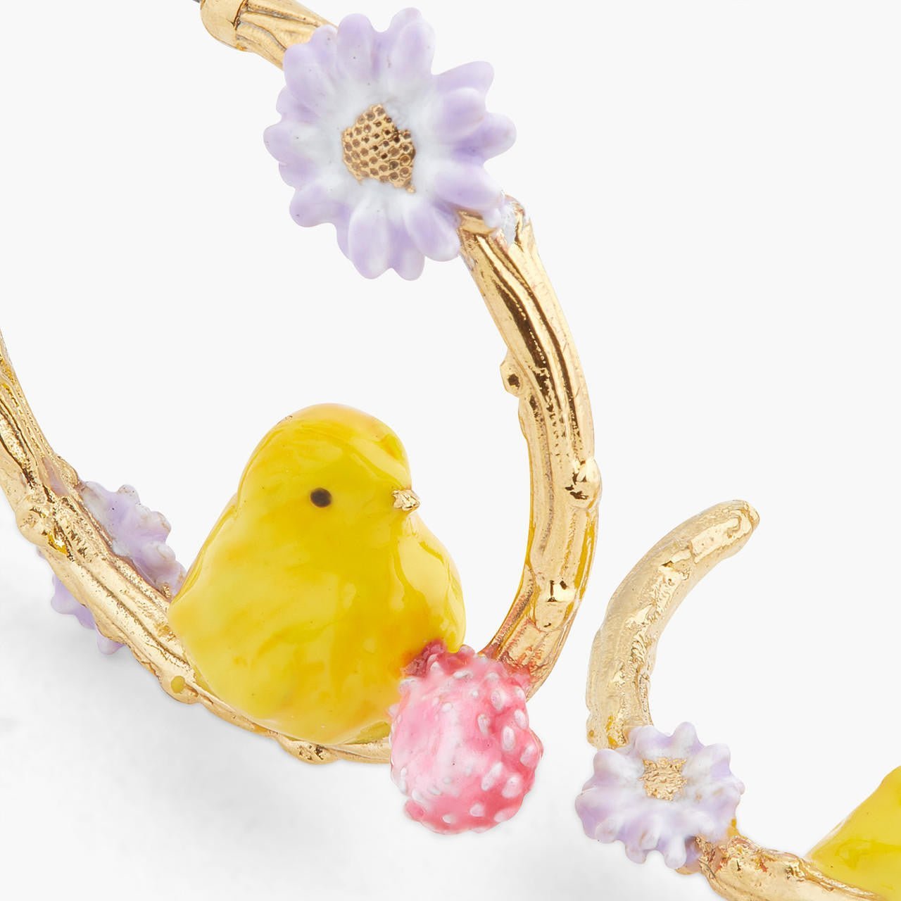 Chick And White Aster Hoop Earrings | ARLA1071 - Les Nereides