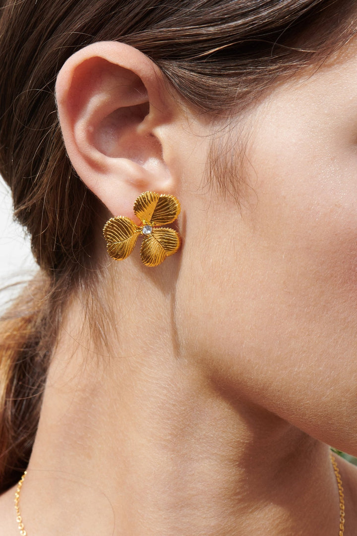 Clover And Crystal Asymmetrical Earrings | ALFC102C/1 - Les Nereides