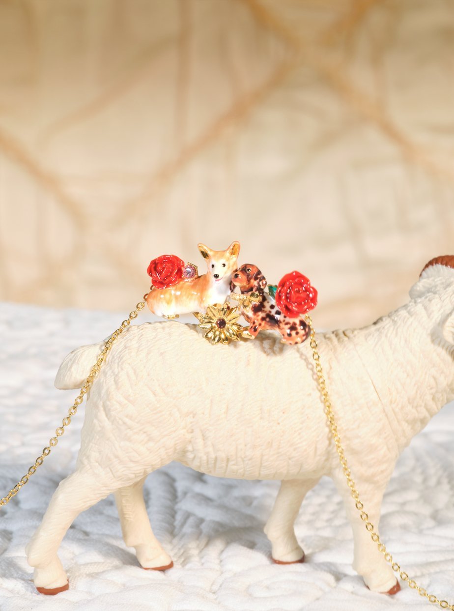 Corgi, Dachshund And Flower Statement Necklace | ASLA3011 - Les Nereides