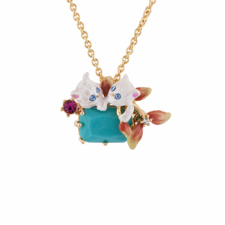 Eclatante Discrétion Turquoise Crystal Stone, Leaves & White Cats Necklace | AFED3091 - Les Nereides