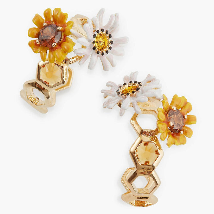 Flowers And Honeycomb Post Hoop Earrings | APPM1041 - Les Nereides