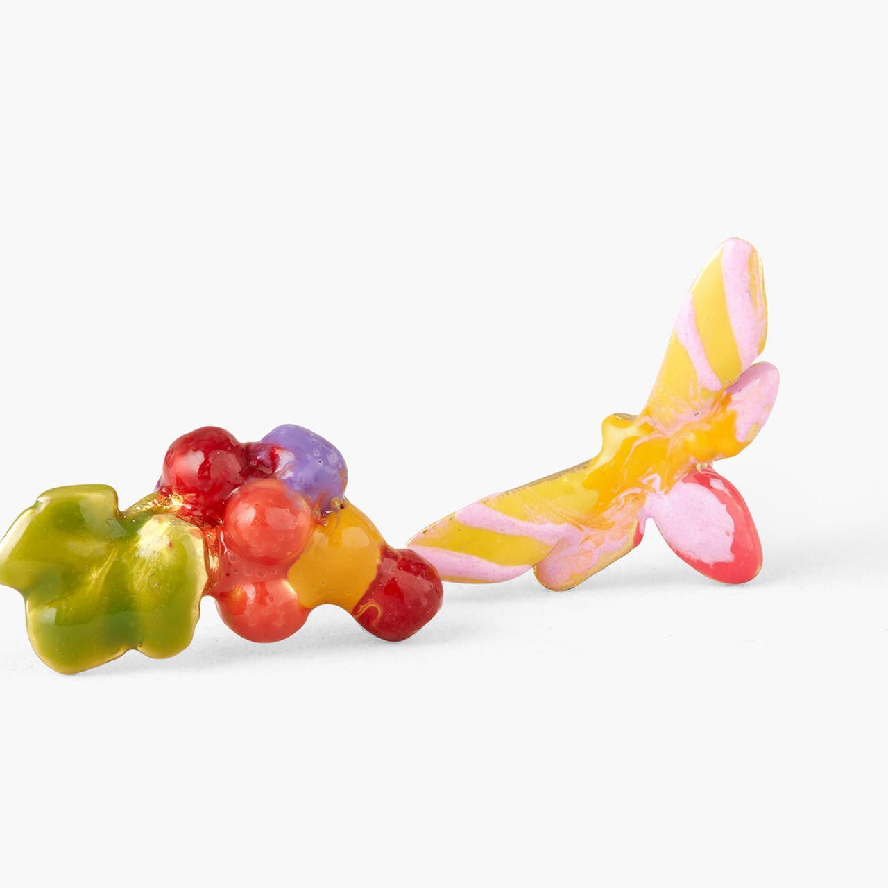 Grapes And Butterfly Asymmetrical Earrings | AQVT1051 - Les Nereides