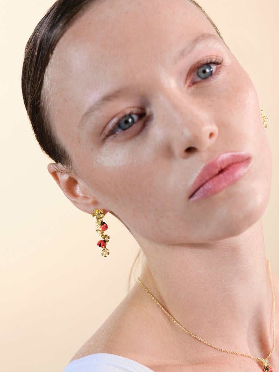 Ladybird And Wood Anemone Duo Dangling Earrings | ARLP1061 - Les Nereides