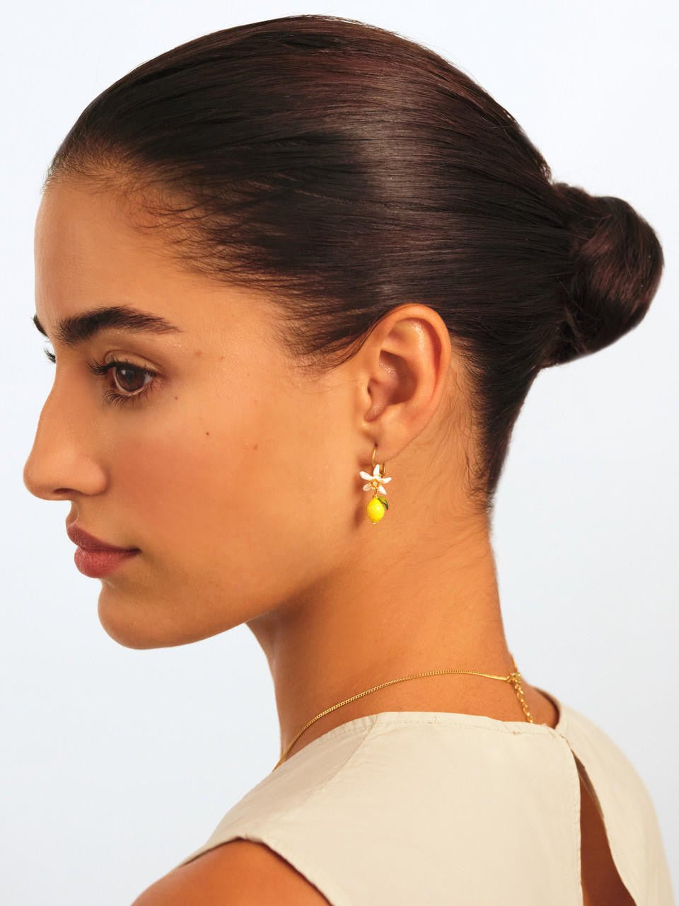 Lemon And White Flower Earrings | APMI1041 - Les Nereides