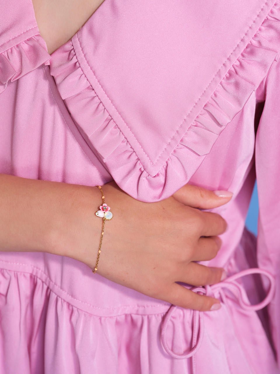 Long - tailed titmouse and rose hip thin bracelet | AQLA2021 - Les Nereides