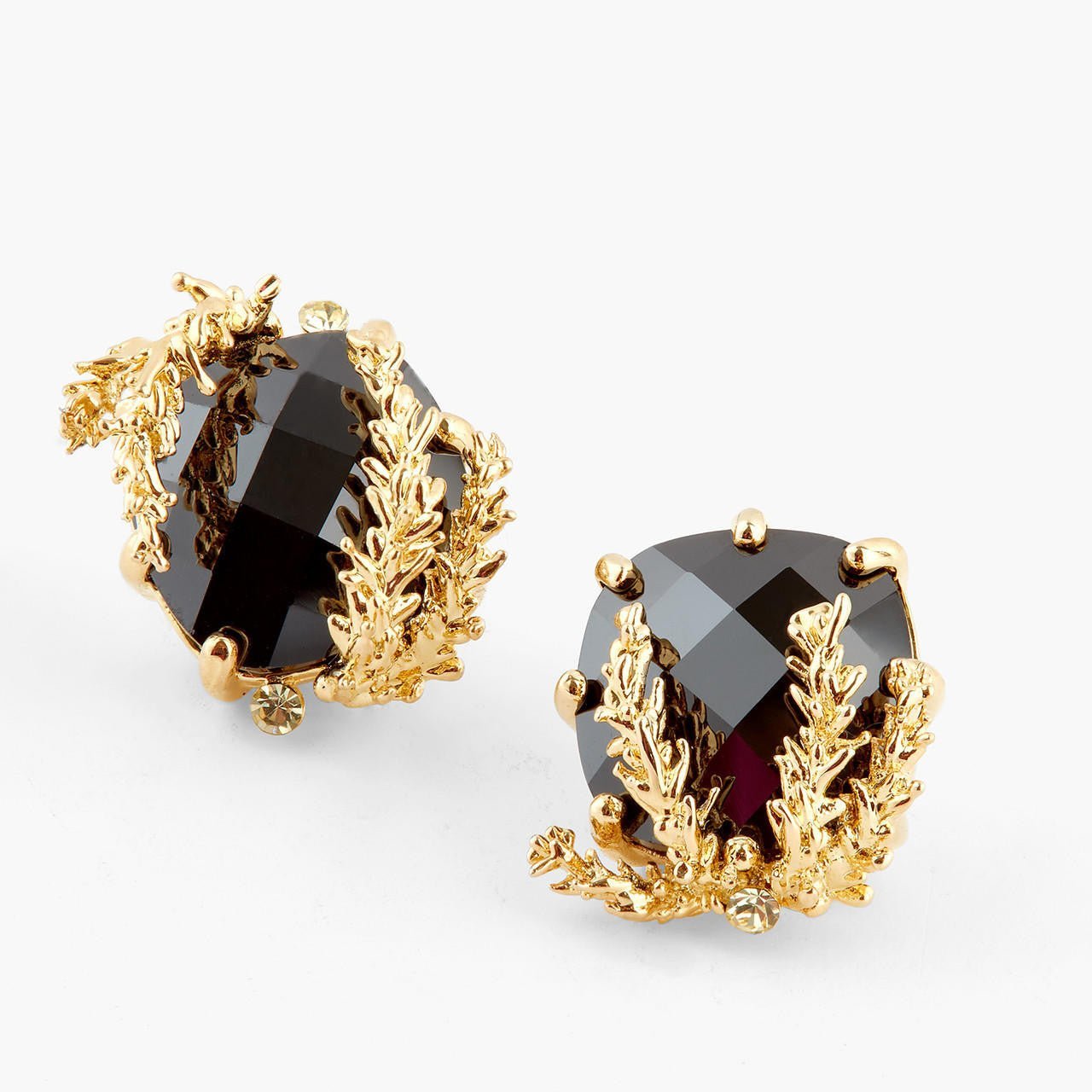 Patchouli Flower And Black Faceted Crystal Earrings | AQNC1051 - Les Nereides