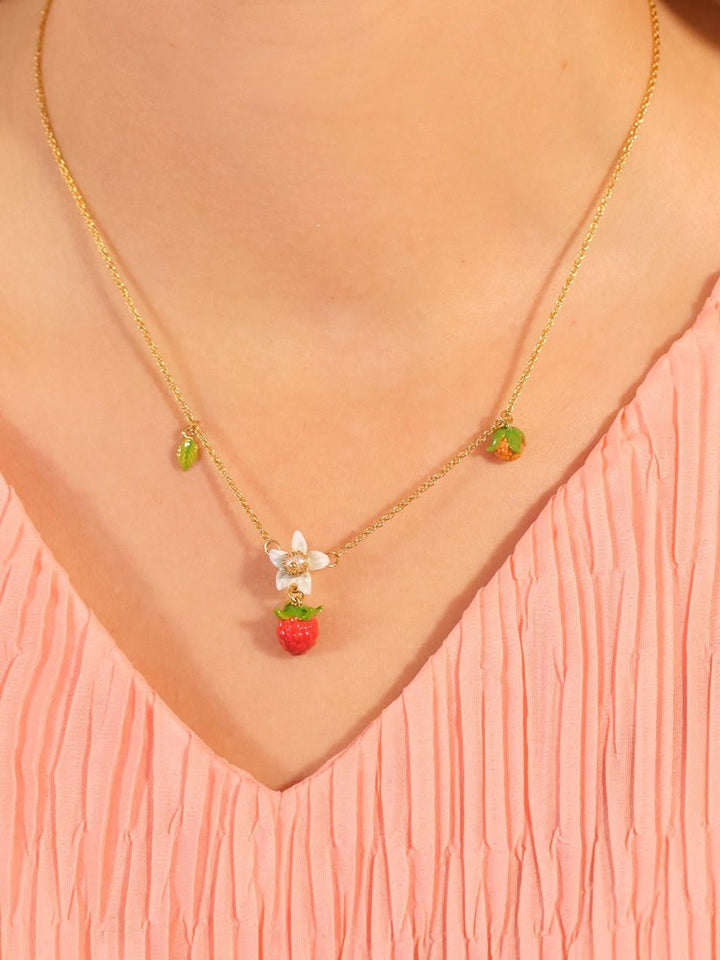 Raspberries And Flower Pendant Necklace | APVE3041 - Les Nereides