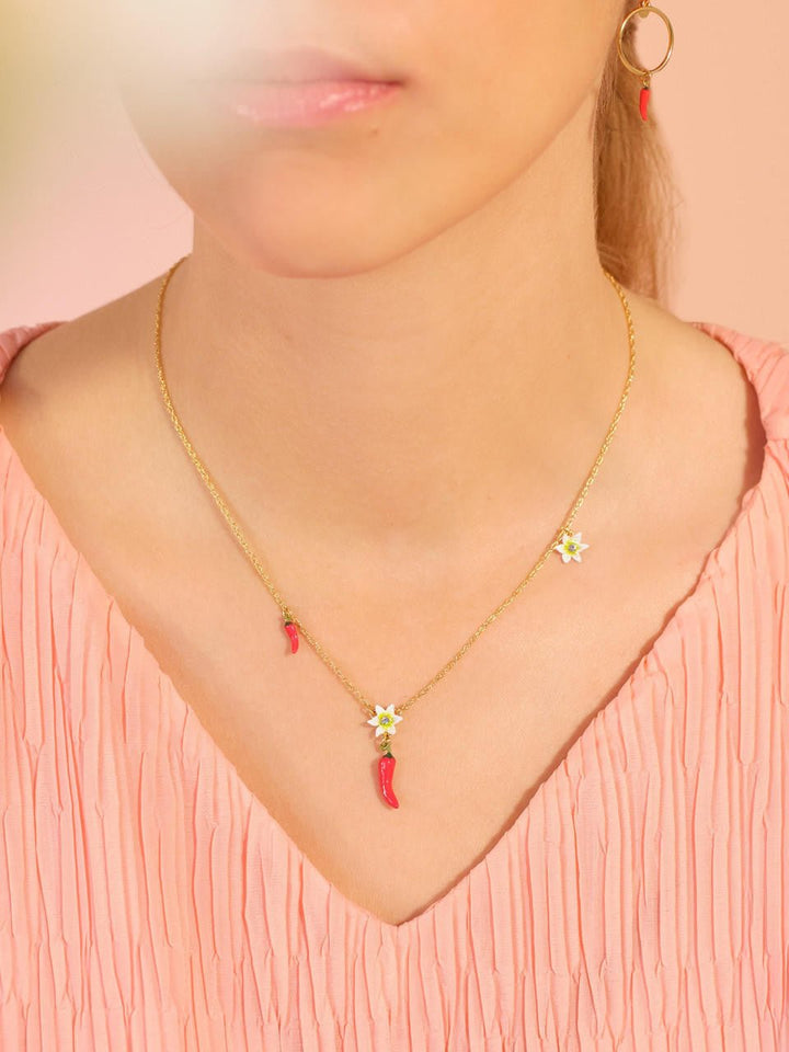 Red Chillies And Flowers Pendant Necklace | APVE3061 - Les Nereides