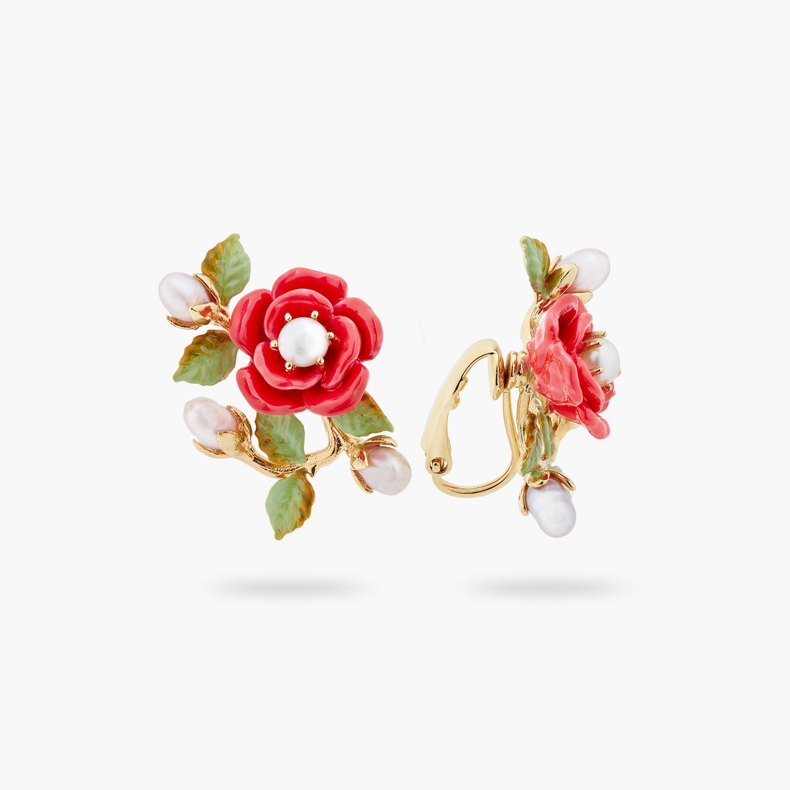 Rose branch and cultured pearl earrings | ASAR1081 - Les Nereides