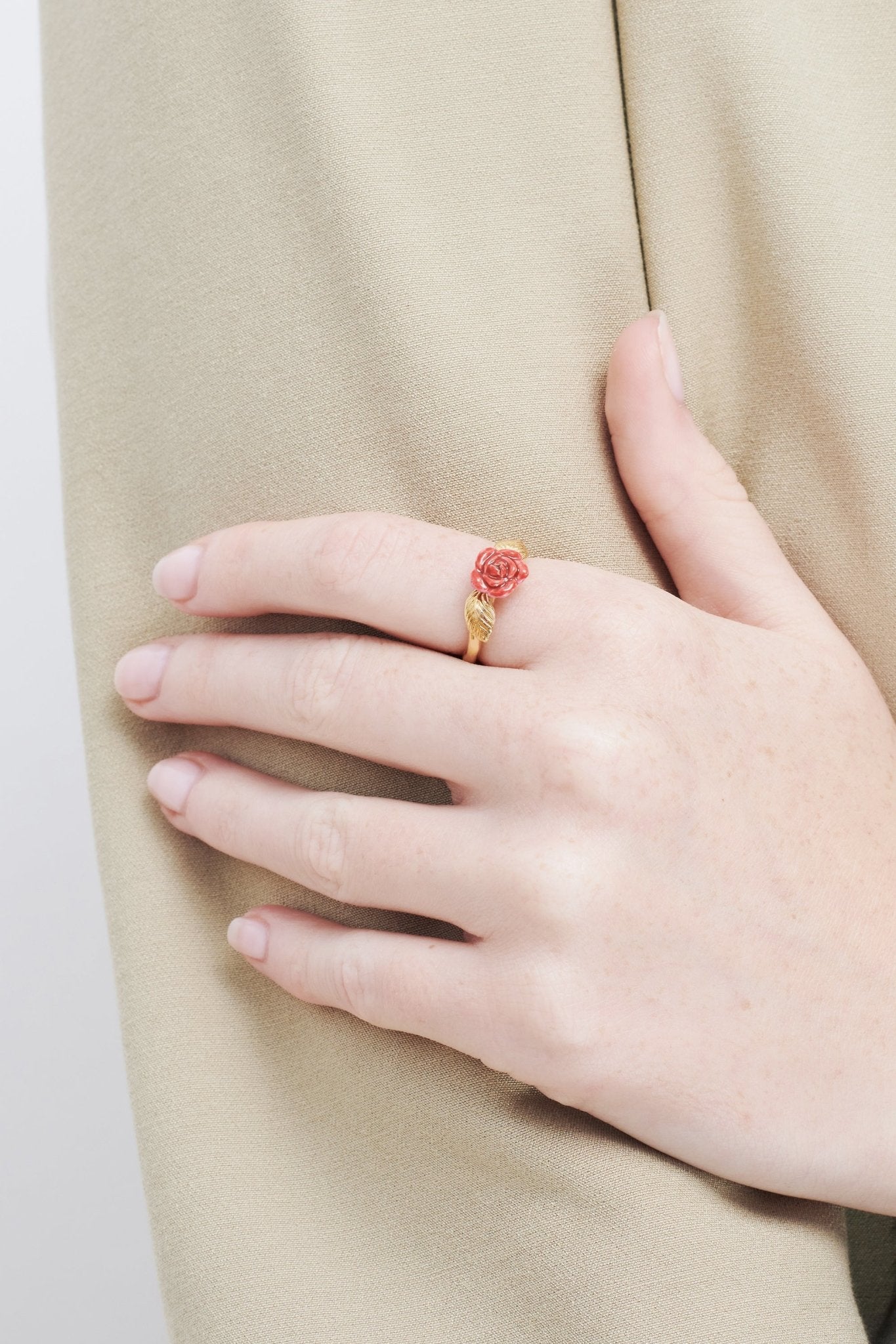 Rose Bud And Golden Leaves Cocktail Rings | AMAR601/11 - Les Nereides