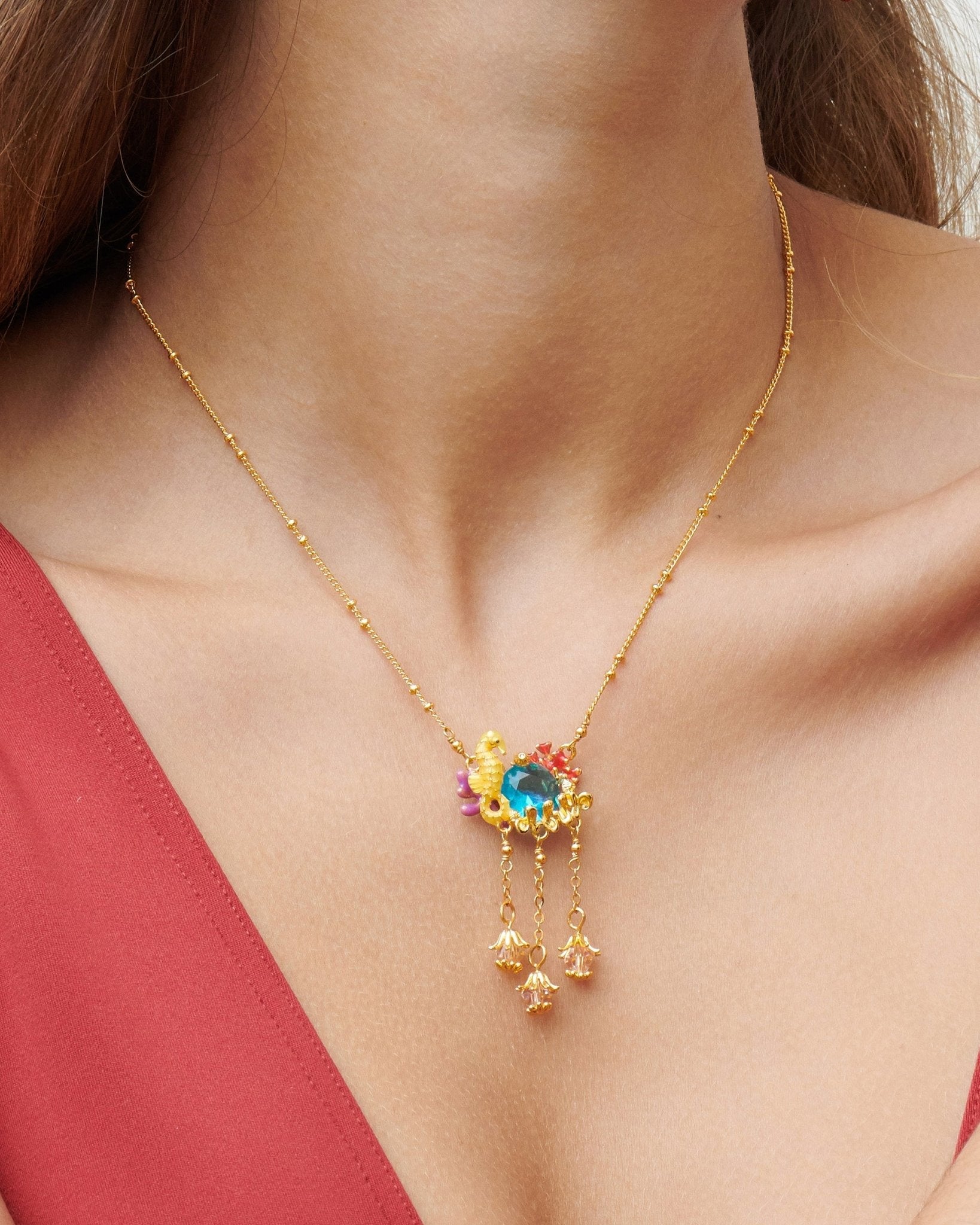 Seahorse And Blue Lagoon Crystal Pendant Necklace | ALPC3021 - Les Nereides