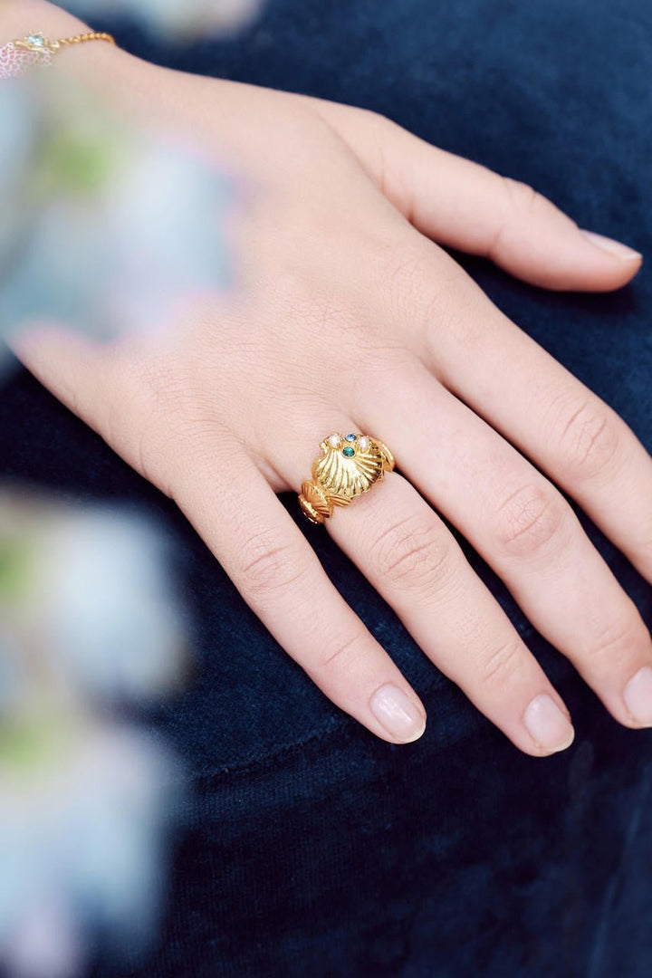 Seashell And Scarlet Crab Secret Ring | AOGL6021 - Les Nereides