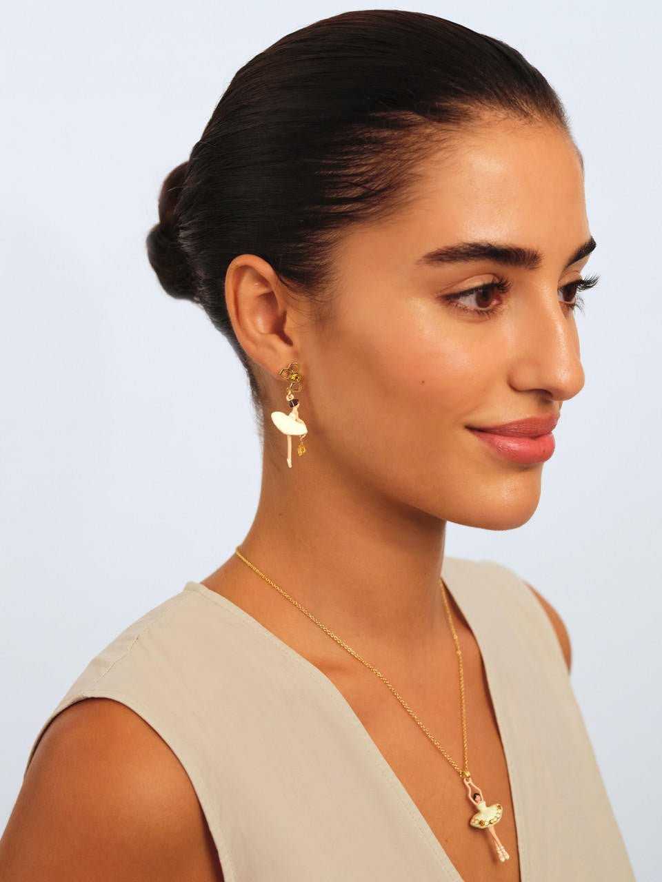 Sparkling Rhinestones Beehive Ballerina Earrings | APDD1081 - Les Nereides