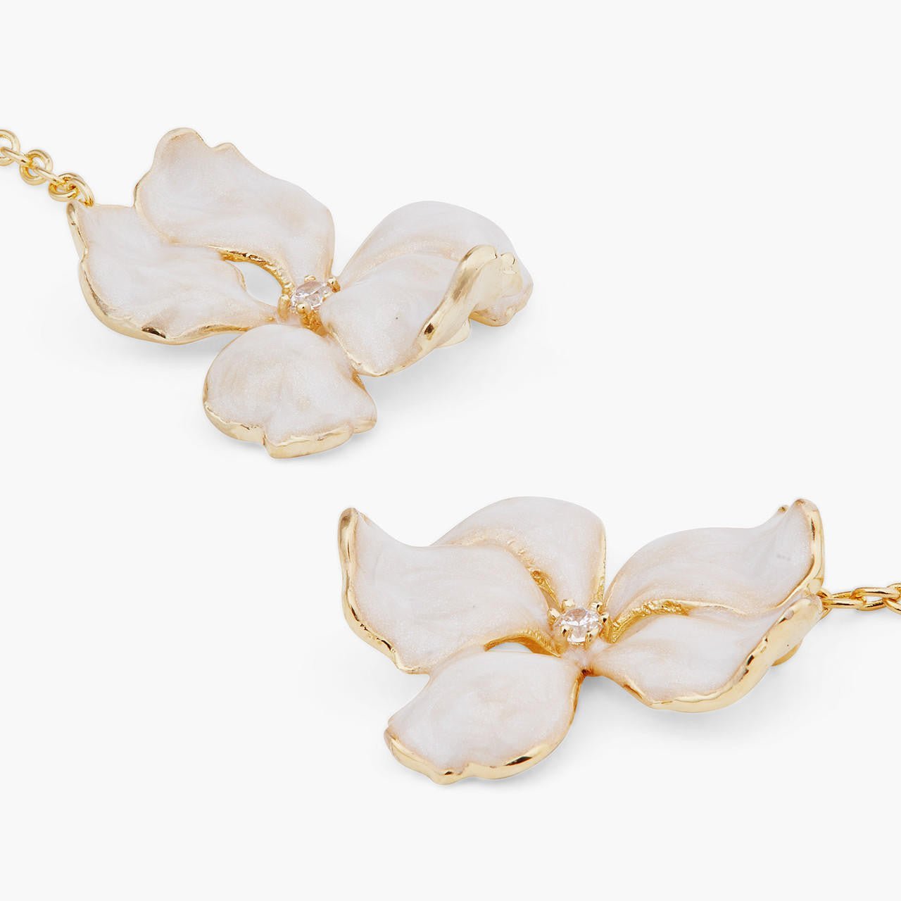 White Iris Pendant Earrings | ARNF1011 - Les Nereides