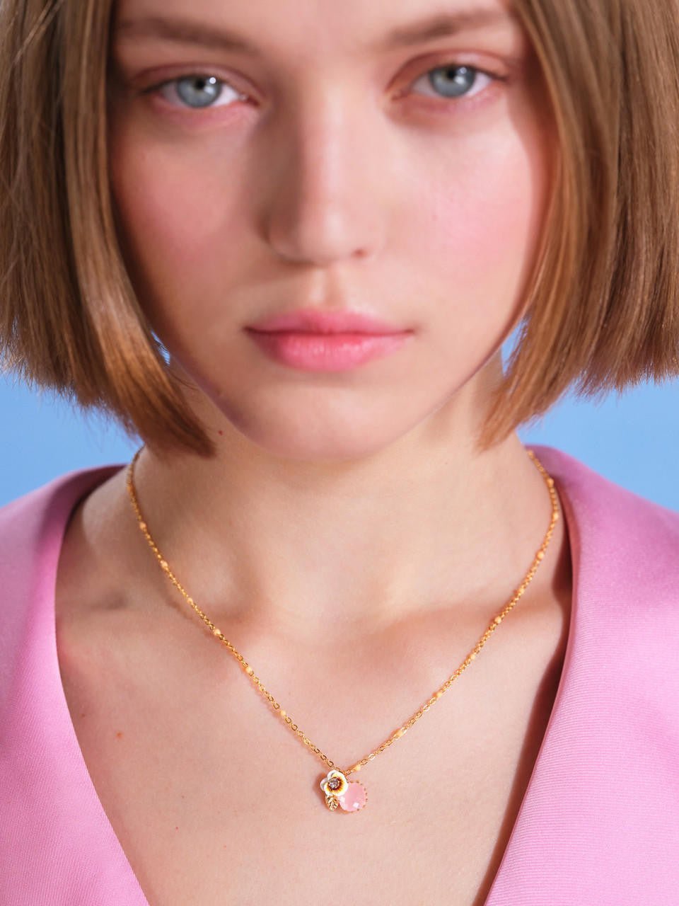 White pansy and crystal thin necklace | AQLA3021 - Les Nereides