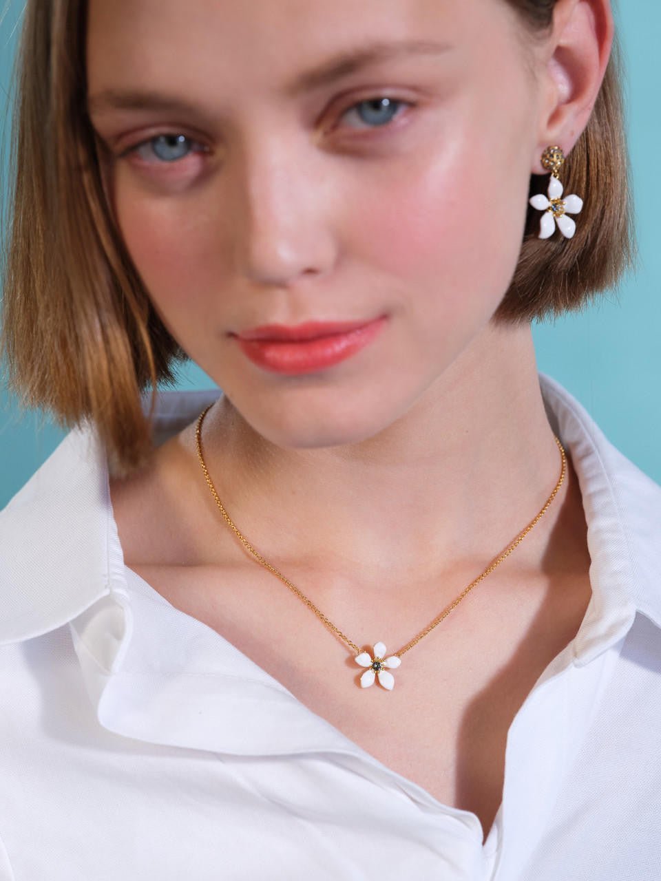 White ranunculus earrings | AQFN1031 - Les Nereides