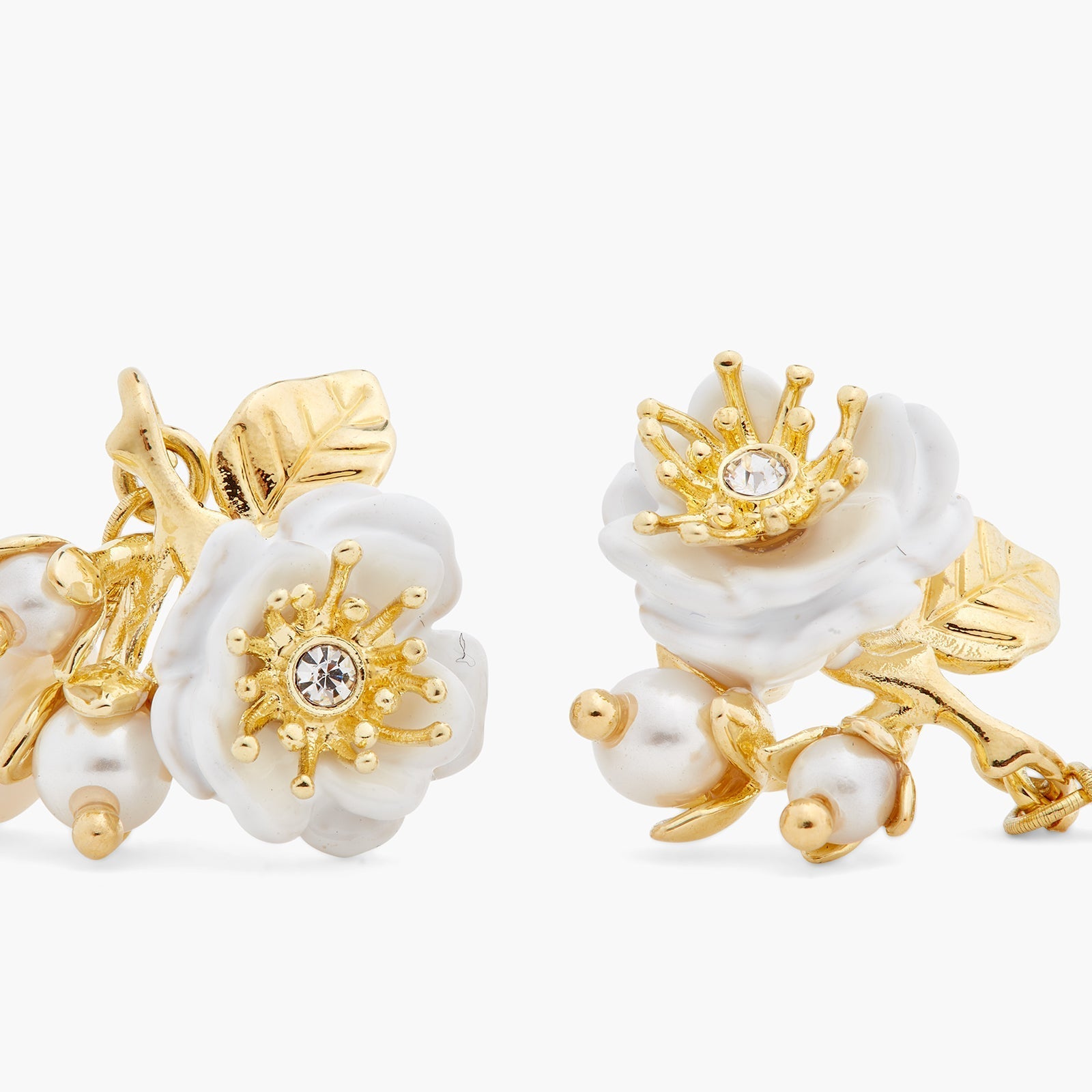 White Rose And Pearls Hoop Earrings | ASET1061 - Les Nereides