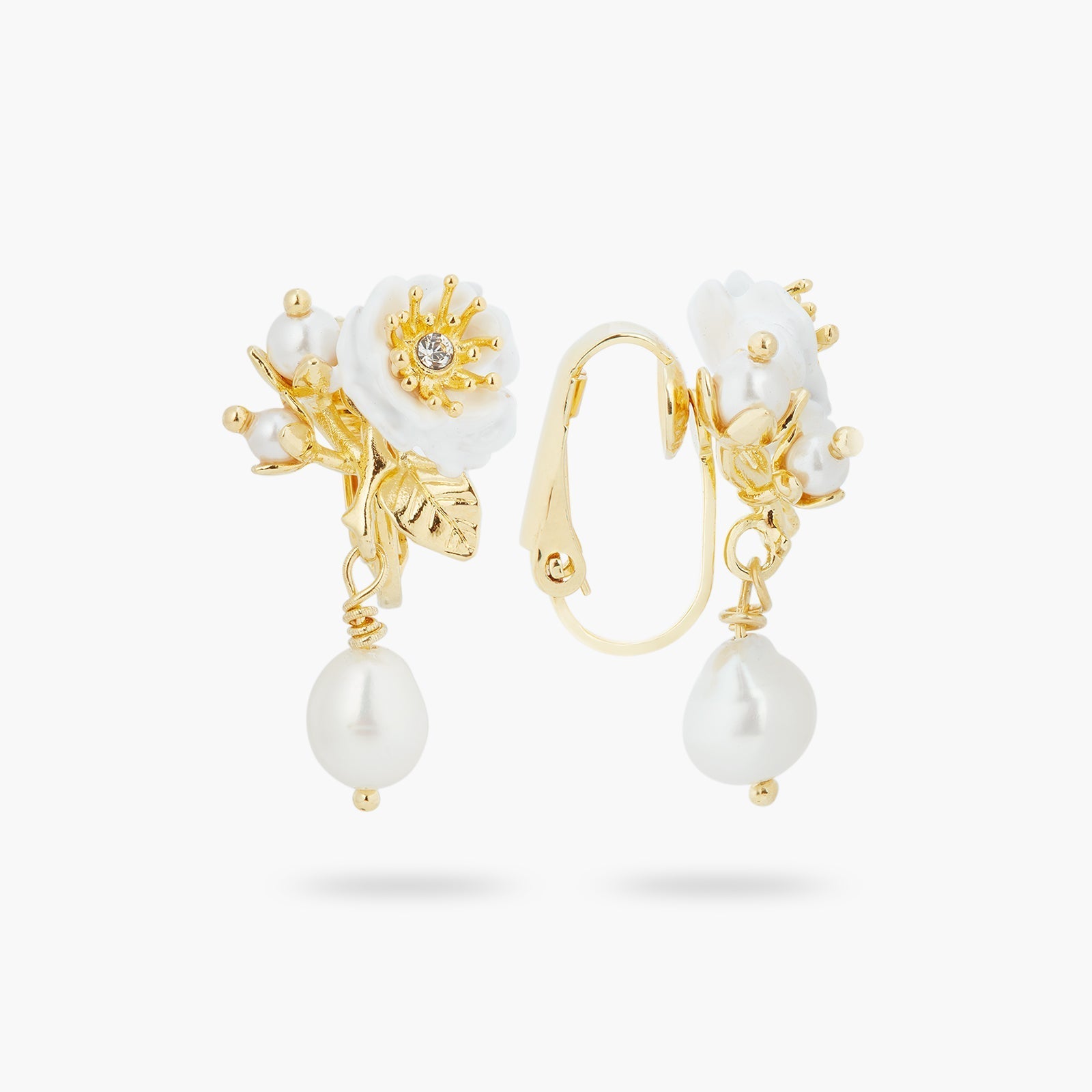 White Rose And Pearls Hoop Earrings | ASET1061 - Les Nereides