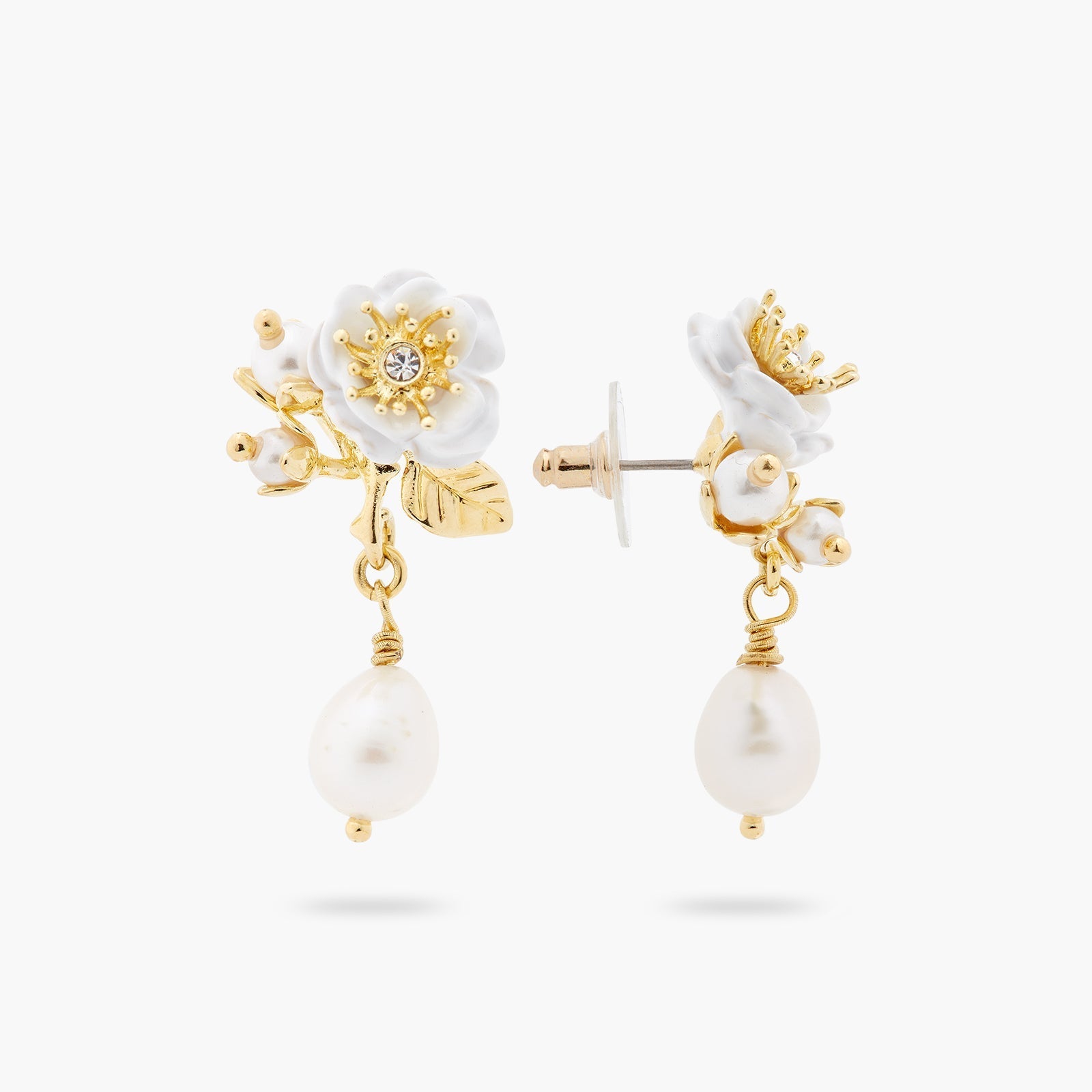White Rose And Pearls Hoop Earrings | ASET1061 - Les Nereides
