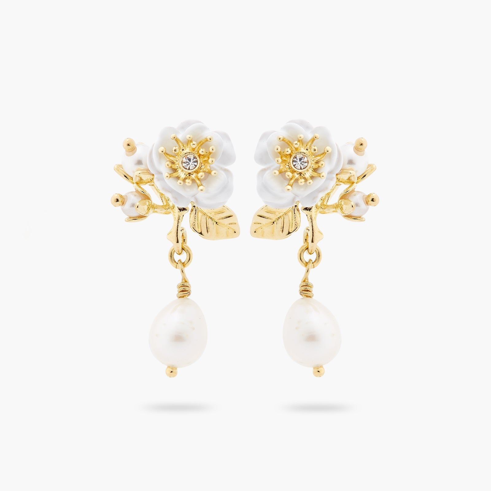 White Rose And Pearls Hoop Earrings | ASET1061 - Les Nereides