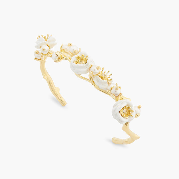 White Rose Branch And Pearls Bangle Bracelet | ASET2031 - Les Nereides