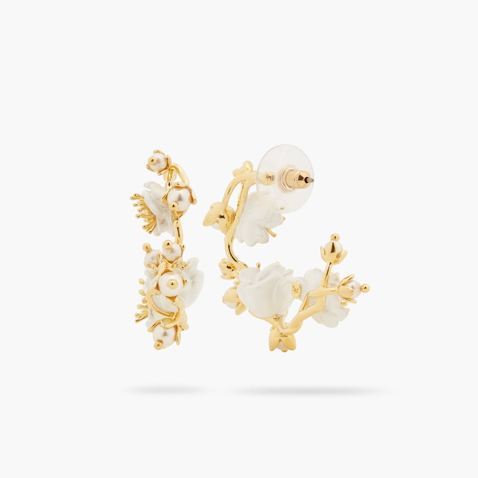 White Rose Branch And Pearls Hoop Earrings | ASET1051 - Les Nereides
