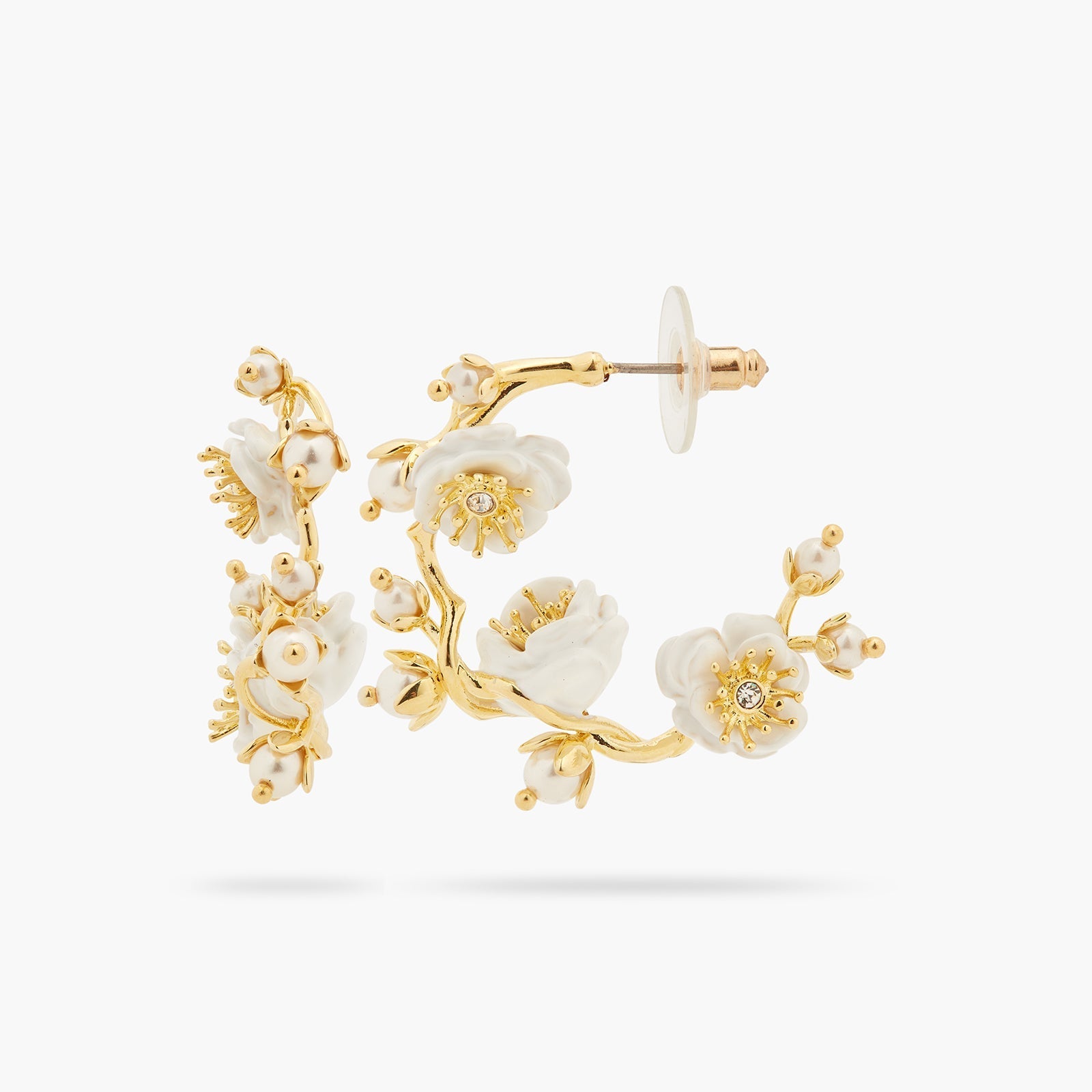 White Rose Branch And Pearls Hoop Earrings | ASET1051 - Les Nereides