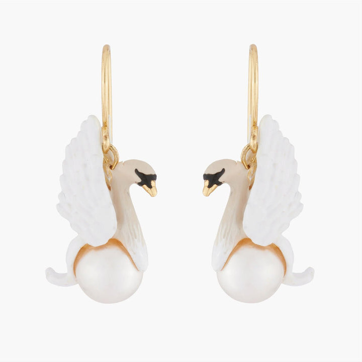 White Swan And Baroque Pearl Dangling Earrings | AKCY1011 - Les Nereides