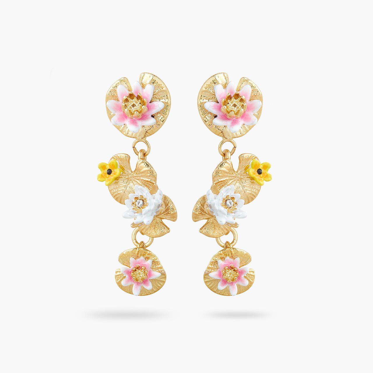 White Water Lily And Lapis Lazuli Earrings | AQJF1071 - Les Nereides