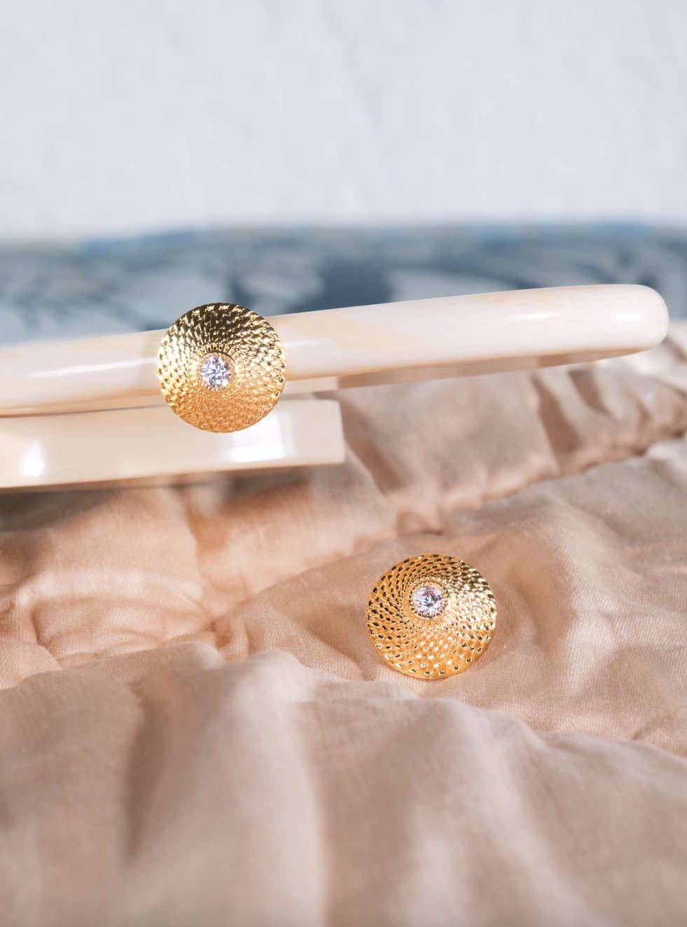 Wickerwork disc earrings | ASVA1021 - Les Nereides