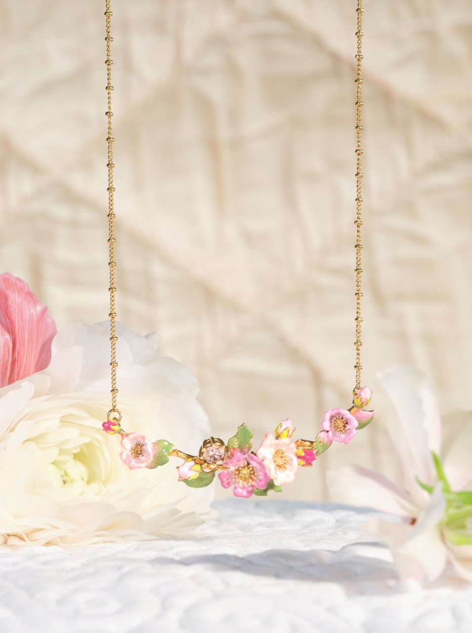 Wild rose and rosebush leaf statement necklace | ASRF3011 - Les Nereides
