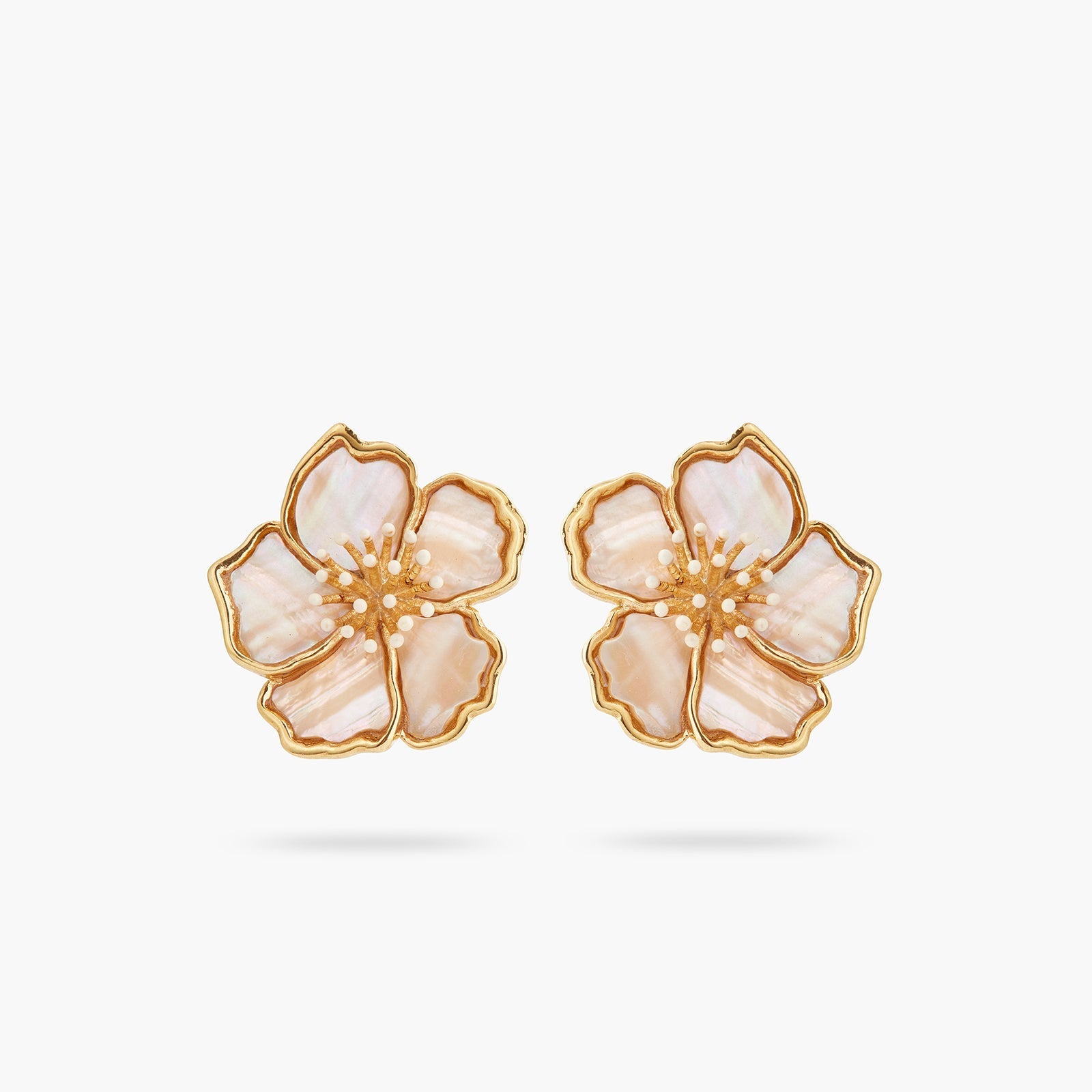 Wild rose mother of pearl earrings | ASEN1121 - Les Nereides